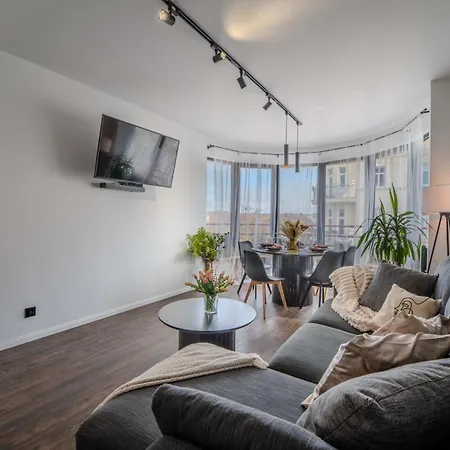 New Large Modern - Center - 60m2 - Lift - Parking *