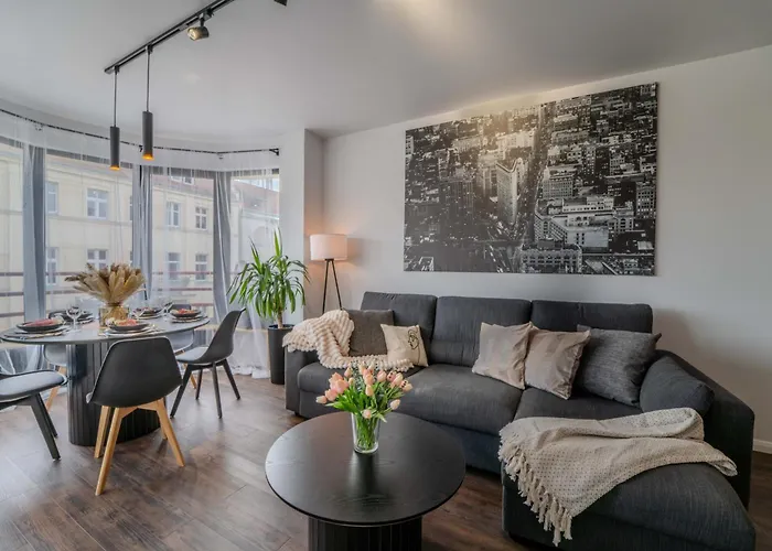 New Large Modern - Center - 60m2 - Lift - Parking Appartement