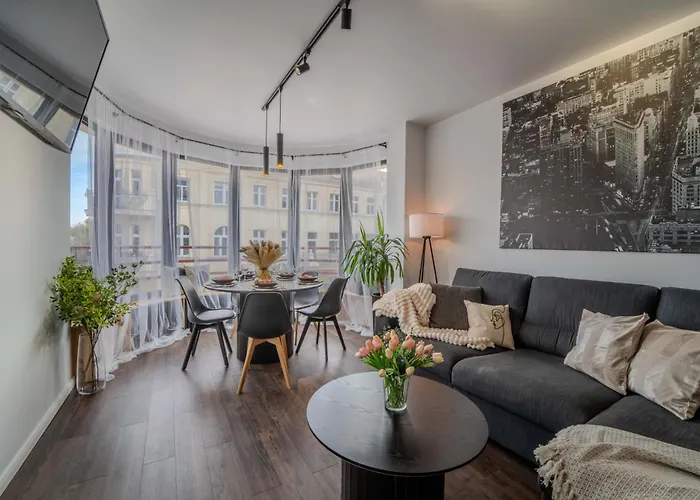 New Large Modern - Center - 60m2 - Lift - Parking Appartement Wrocław