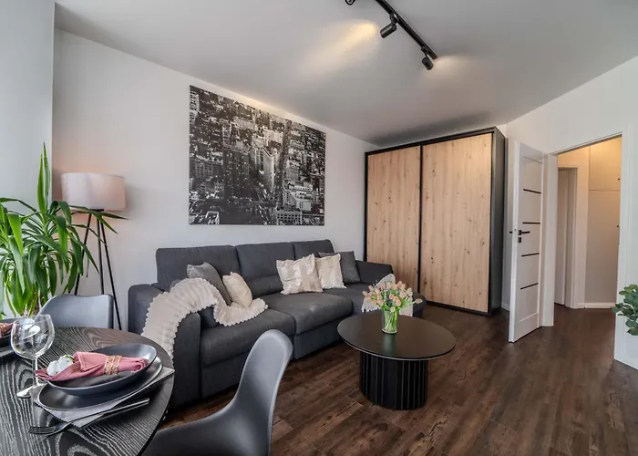 New Large Modern - Center - 60m2 - Lift - Parking