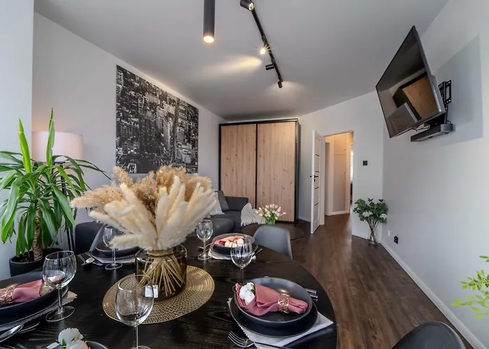 New Large Modern - Center - 60m2 - Lift - Parking Appartement *