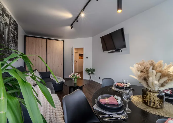 New Large Modern - Center - 60m2 - Lift - Parking