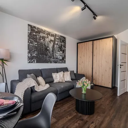 New Large Modern - Center - 60m2 - Lift - Parking