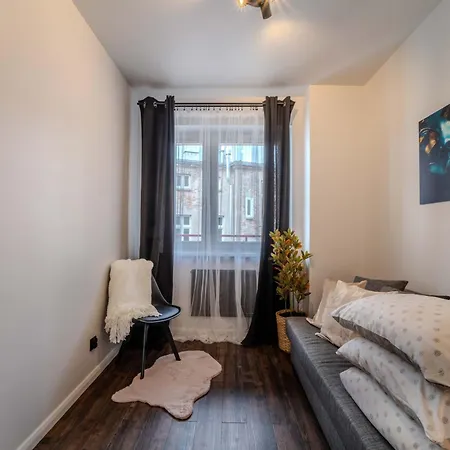 New Large Modern - Center - 60m2 - Lift - Parking Apartment *